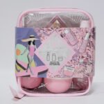 SET DE CUIDADO CORPORAL DE 3 PIEZAS, GEL DE DUCHA 90ML, CREMA CORPORAL 50ML, SPRAY PERFUMADO CORPORAL Y PARA EL CABELLO VV LOVE FRUITY SYMPHONY