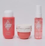 SET DE CUIDADO CORPORAL DE 3 PIEZAS, GEL DE DUCHA 90ML, CREMA CORPORAL 50ML, SPRAY PERFUMADO CORPORAL Y PARA EL CABELLO VV LOVE LERENE GROVE