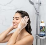 SHAMPOO PARA EL CABELLO DE ARANDANO HIDRATANTE Y NUTRITIVO, REPARA EL CABELLO DAÑADO Y CON PUNTAS ABIERTAS, VITAMINA E Y COLAGENO, HIDRATA DA SUAVIDAD Y BRILLO KERATINE QUEEN 800ML