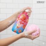 GEL DE DUCHA DE FRESA REJUVENECEDORA, HIDRATANTE Y SUAVIZANTE KORMESIC 800ML