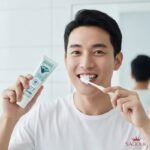 PASTA DE DIENTES, PASTA DENTAL BLANQUEADORA E ILUMINADORA CON BICARBONATO DE SODIO Y DIAMANTE ILUMINADOR SADOER 100G