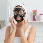 MASCARILLA FACIAL NEGRA ELASTICA DE ACEITE ESENCIAL DE ROSA, LIMPIA PUNTOS NEGROS Y DEJA LA PIEL SUAVE MISS VANESSA 100G
